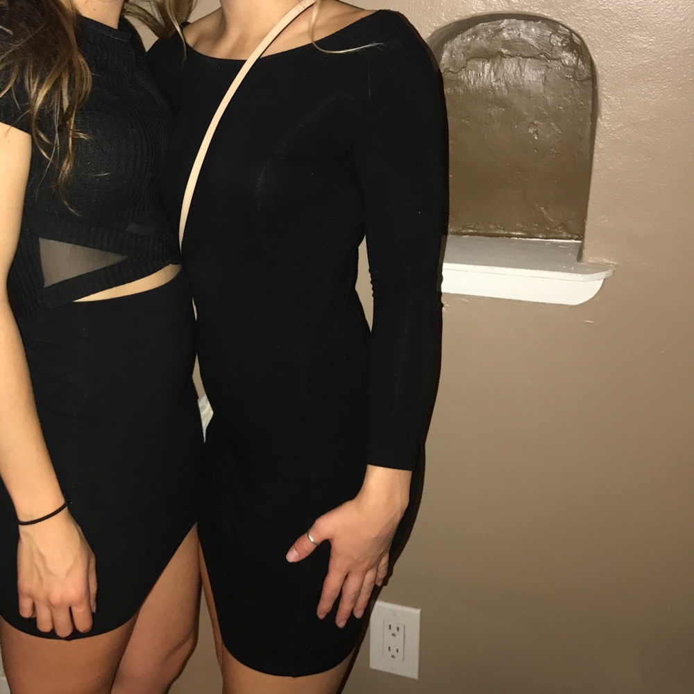 BLACK LONGSLEEVE BODYCON DRESS